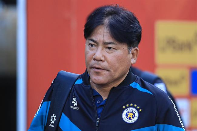 Hà Nội FC bất ngờ chia tay HLV Makoto Teguramori
