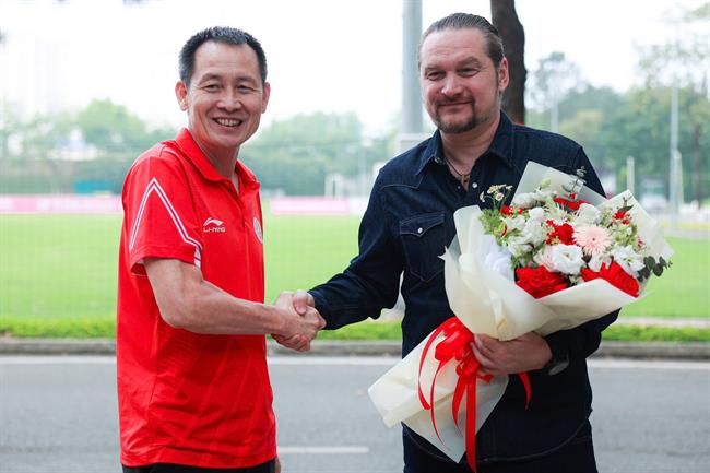 HLV Popov đối mặt nguy cơ bị treo quyền chỉ đạo ở Thể Công Viettel