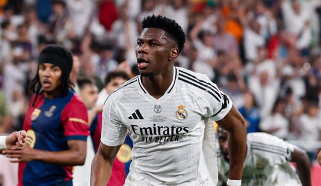 Tchouameni khó chịu với màn ăn mừng của Barca