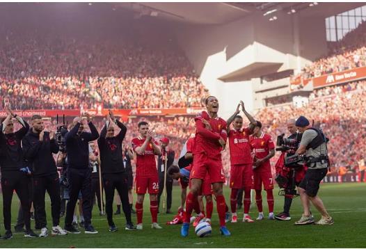 Liverpool vô địch Ngoại hạng Anh mùa này. Liverpool vo dich Ngoai hang Anh mua nay.