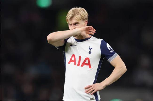 Tottenham nhận tin buồn về mặt lực lượng