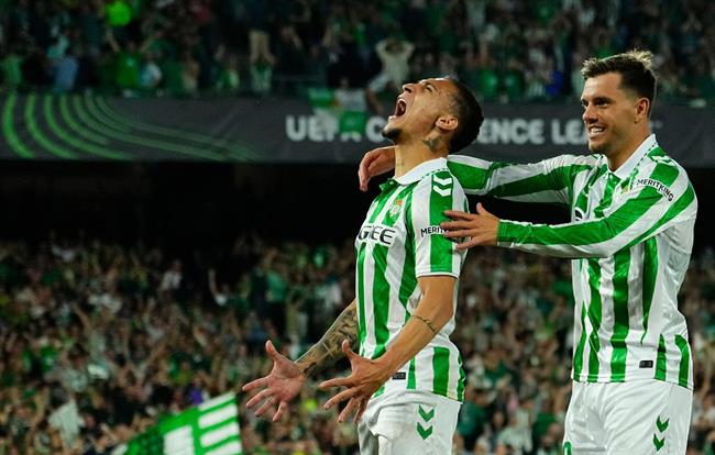 Điểm tin bóng đá sáng 2/5: Antony tiếp tục tỏa sáng