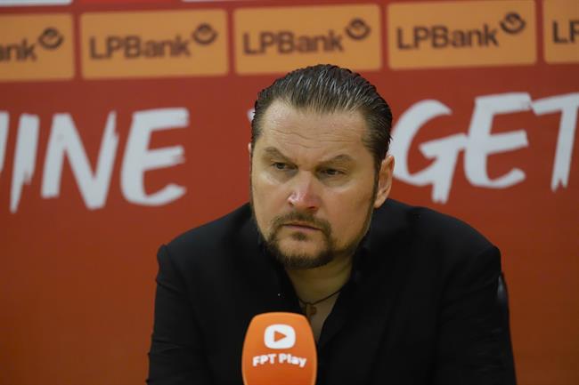 HLV Popov ấn tượng với một cái tên trong ngày ra mắt đội bóng mới