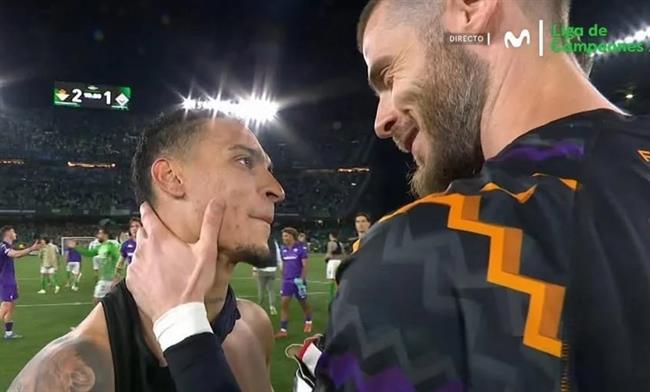 David de Gea len tieng khen ngoi Antony.