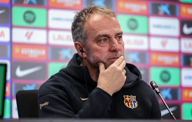 Có bốn thủ môn, Barca vẫn đối diện nỗi lo trong khung gỗ