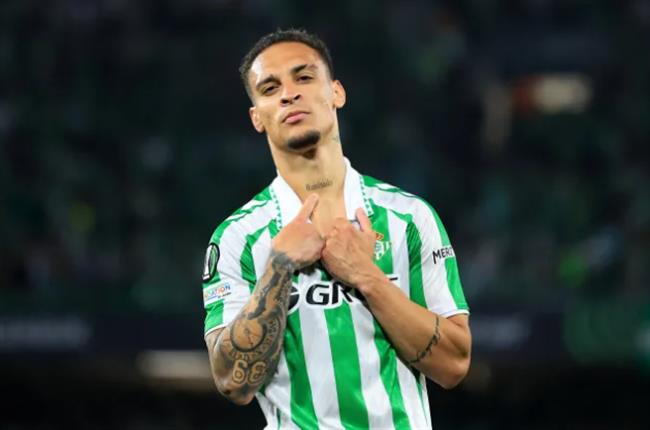 Arsenal đang theo dõi tình hình của Antony. Arsenal dang theo doi tinh hinh cua Antony.