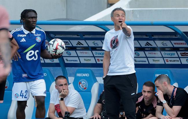 Luis Enrique bảo vệ cầu thủ trẻ PSG sau trận thua Strasbourg 1 Luis Enrique bảo vệ cầu thủ trẻ PSG sau trận thua Strasbourg 1