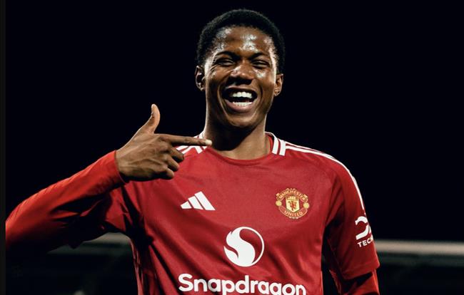 Chido Obi thiết lập cột mốc lịch sử trong ngày đá chính cho Man United