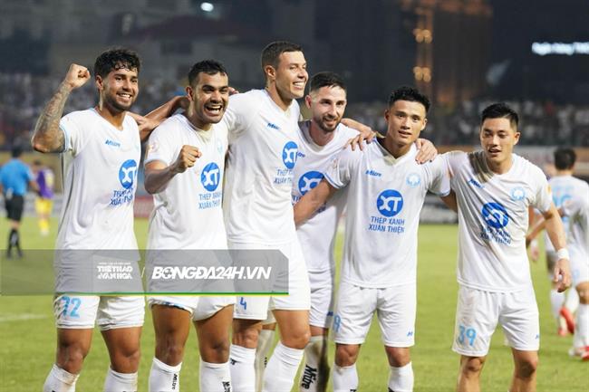 Nam Định thâu tóm các giải thưởng V.League