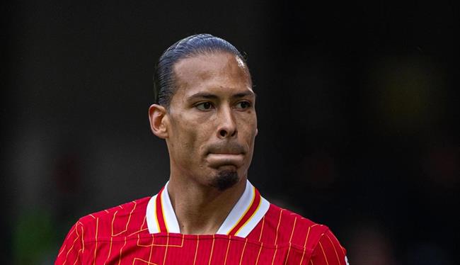 Virgil van Dijk phủ nhận Liverpool lơ là sau chức vô địch