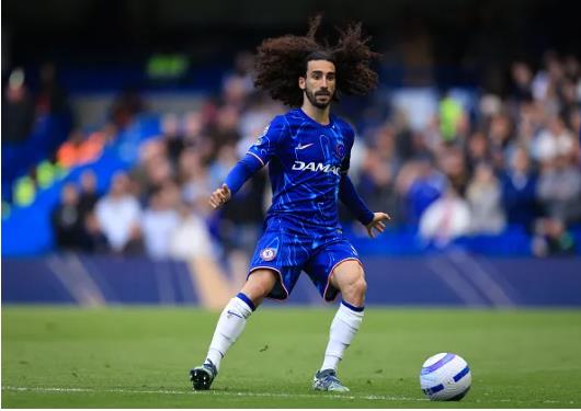 Wayne Rooney đưa Marc Cucurella lên mây