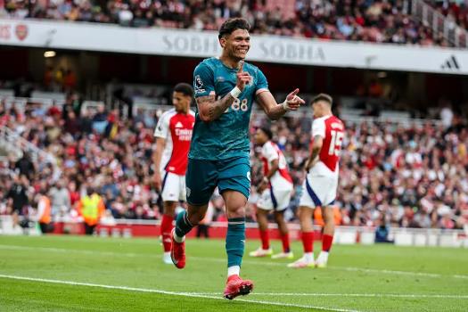 Arsenal nên hối hận vì không chiêu mộ Evanilson