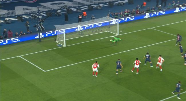 3 pha cứu thua tuyệt vời của Gianluigi Donnarumma trước Arsenal