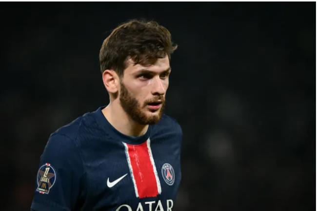 Arsenal từ chối cơ hội ký hợp đồng với Khvicha Kvaratskhelia 