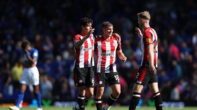 Brentford dẫn đầu Ngoại hạng Anh mùa này ở 2 thông số?