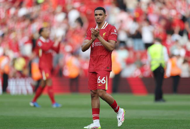 Arne Slot không dám chắc về cách Trent được chào đón ở Liverpool 1
