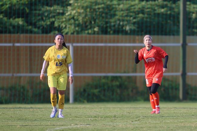 Huỳnh Như đối đầu tuyển nữ Việt Nam