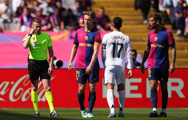 Trọng tài VAR cảm ơn Chúa khi Barca bị từ chối bàn thắng 1 Trọng tài VAR cảm ơn Chúa khi Barca bị từ chối bàn thắng 1