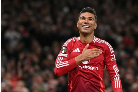 HLV Ancelotti se dua Casemiro tro lai tuyen Brazil.