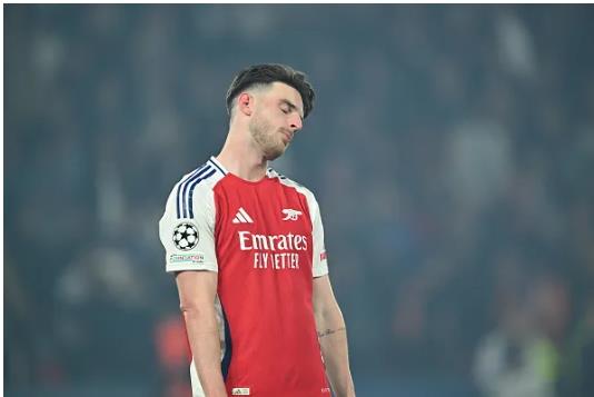 Rio Ferdinand dự đoán tương lai tiền vệ Declan Rice. Rio Ferdinand du doan tuong lai tien ve Declan Rice.