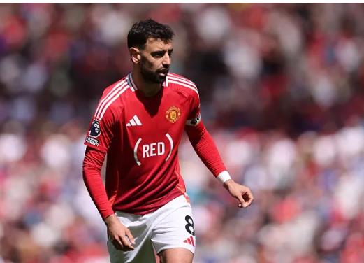 Bruno Fernandes dang choi tot trong mau ao MU.