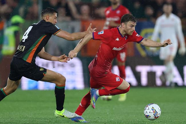 Hung thần tuyển Việt Nam cùng đồng đội đánh bại CLB của De Gea