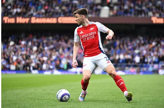 HLV Brendan Rodgers tiết lộ tương lai Kieran Tierney