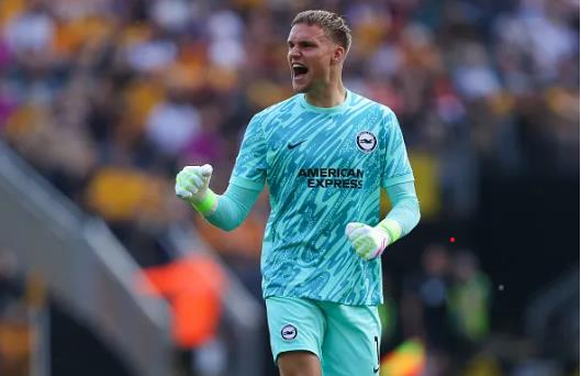 Edwin van der Sar kể tên thủ môn đáng xem nhất ở Premier League