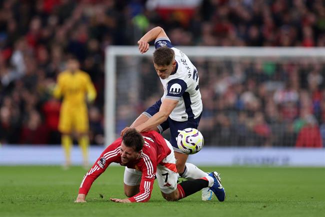 Hậu vệ Tottenham hướng tới chiến thắng thứ tư trước MU mùa này 1 Hậu vệ Tottenham hướng tới chiến thắng thứ tư trước MU mùa này 1