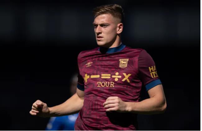 Darren Bent cảnh báo MU về thương vụ Liam Delap. Darren Bent canh bao MU ve thuong vu Liam Delap.