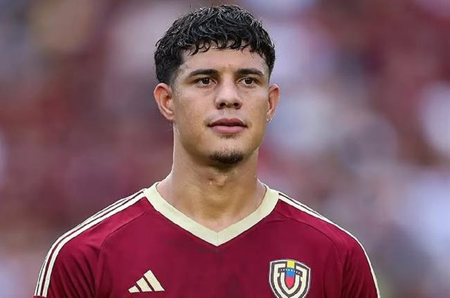 Tiểu sử trung vệ Yordan Osorio