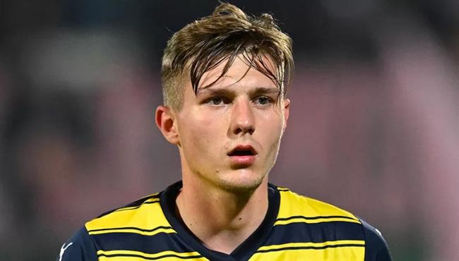 Tiểu sử tiền đạo Adrian Benedyczak