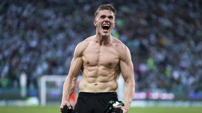 Viktor Gyokeres úp mở về tương lai sau chức vô địch cùng Sporting 1 Viktor Gyokeres úp mở về tương lai sau chức vô địch cùng Sporting 1