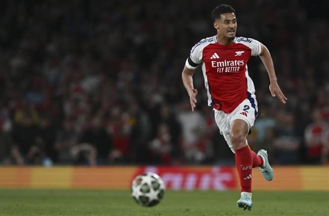 William Saliba đi vào lịch sử Arsenal sau trận thắng Newcastle William Saliba di vao lich su Arsenal sau tran thang Newcastle