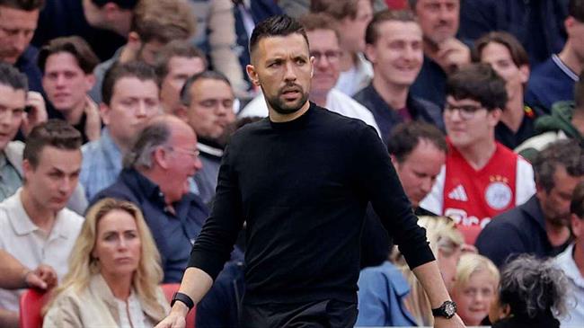 Francesco Farioli nghẹn ngào sau khi Ajax đánh rơi chức vô địch