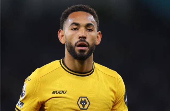 Jamie Carragher khuyên MU bán một cái tên sau sự xuất hiện của Matheus Cunha