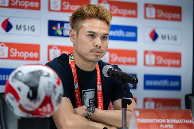 Theerathon nén đau thi đấu trong trận chung kết lượt về Cúp C1 ĐNA