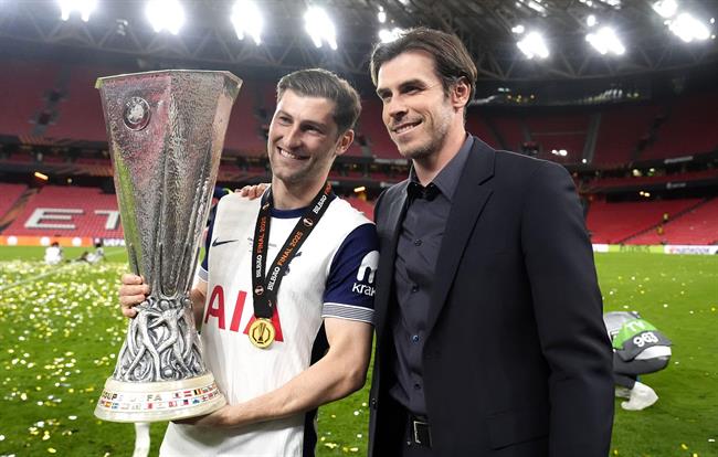 Gareth Bale mỉa mai MU sau trận thua trước Tottenham