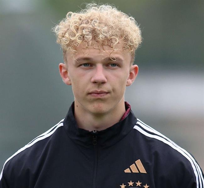 Tiểu sử tiền vệ Leon Opitz của Werder Bremen