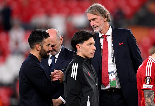 Man Utd Dưới đáy vực nhìn lên 3 Man Utd Dưới đáy vực nhìn lên 3