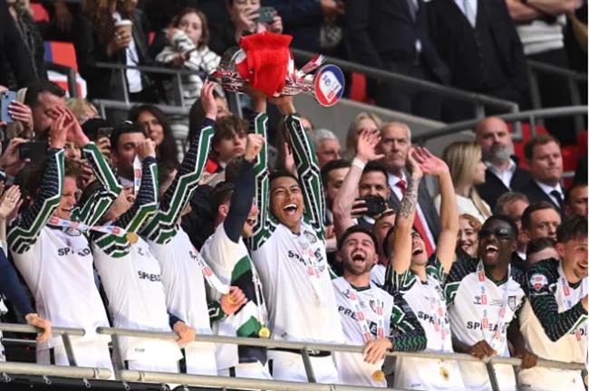 Sunderland gianh quyen len choi o Ngoai hang Anh mua toi.