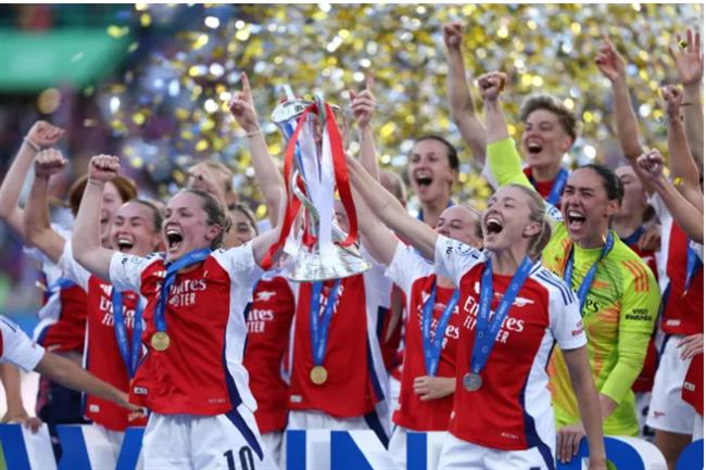 Arsena danh bai Barca de vo dich Champions League nu mua nay.