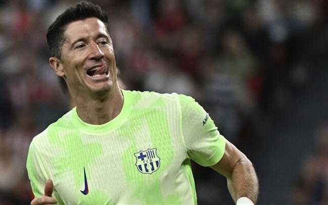 Robert Lewandowski: Thua Mbappe, nhưng thắng cuộc đời