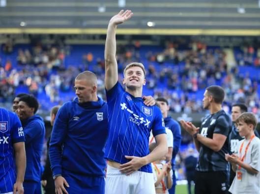 Liam Delap la muc tieu hang dau cua MU.