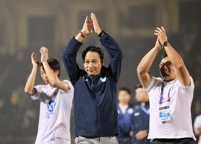 HLV Nam Định hạnh phúc khi đội nhà đã ở rất gần chức vô địch