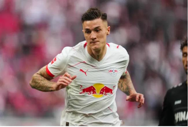 Arsenal nhận báo giá vụ Benjamin Sesko