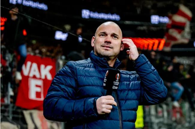 Wesley Sneijder đưa ra dự đoán về trận chung kết Champions League. Wesley Sneijder dua ra du doan ve tran chung ket Champions League.