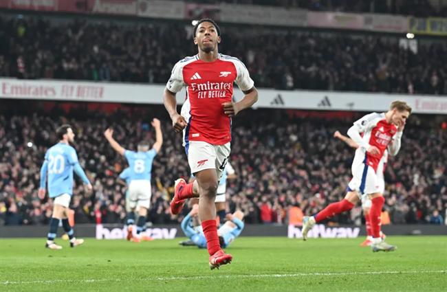 Real Madrid theo dõi tình hình của Myles Lewis-Skelly