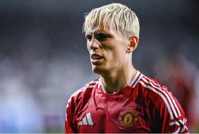 Alejandro Garnacho muốn chuyển đến Chelsea vào mùa hè này. Alejandro Garnacho muon chuyen den Chelsea vao mua he nay.