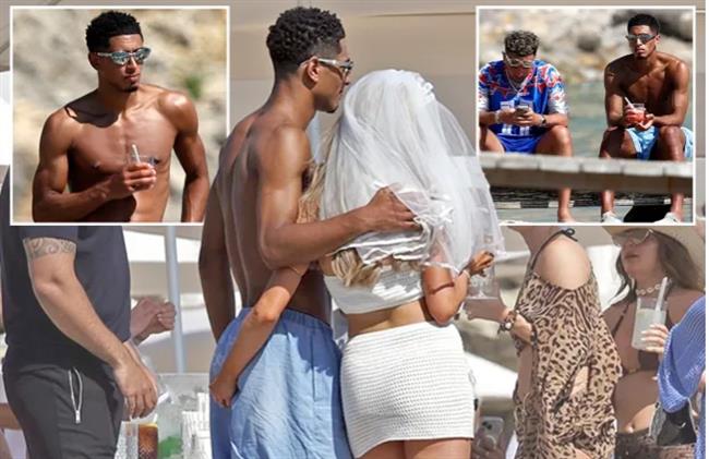 Jude Bellingham thư giãn ở Ibiza trước khi tập trung cùng ĐT Anh 